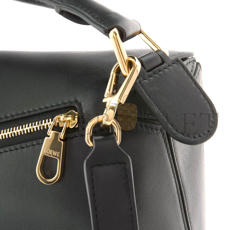 LOEWE SMALL FEATHERLIGHT PUZZLE BAG IN NAPPA LAMBSKIN A510PLSX01 (24*16.5*10.5cm) LOEWE SMALL FEATHERLIGHT PUZZLE BAG IN NAPPA LAMBSKIN A510PLSX01 (24*16.5*10.5cm)
